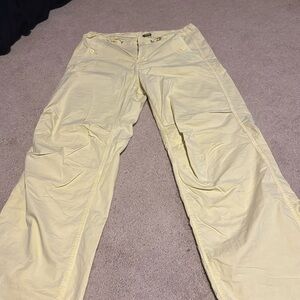 Women’s XS American Eagle yellow stretch cargo pants